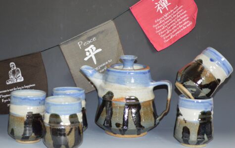 Tea Pot with 4 Cups - Sold