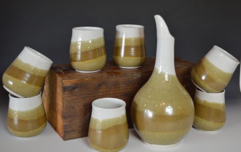 Decanter and set of 6 cups - Sold