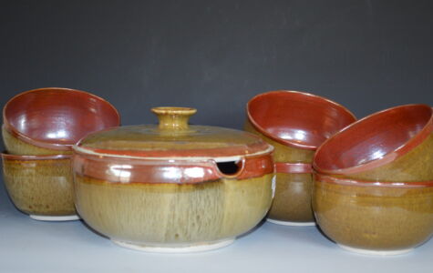 Soup Tureen and 6 bowls - Sold